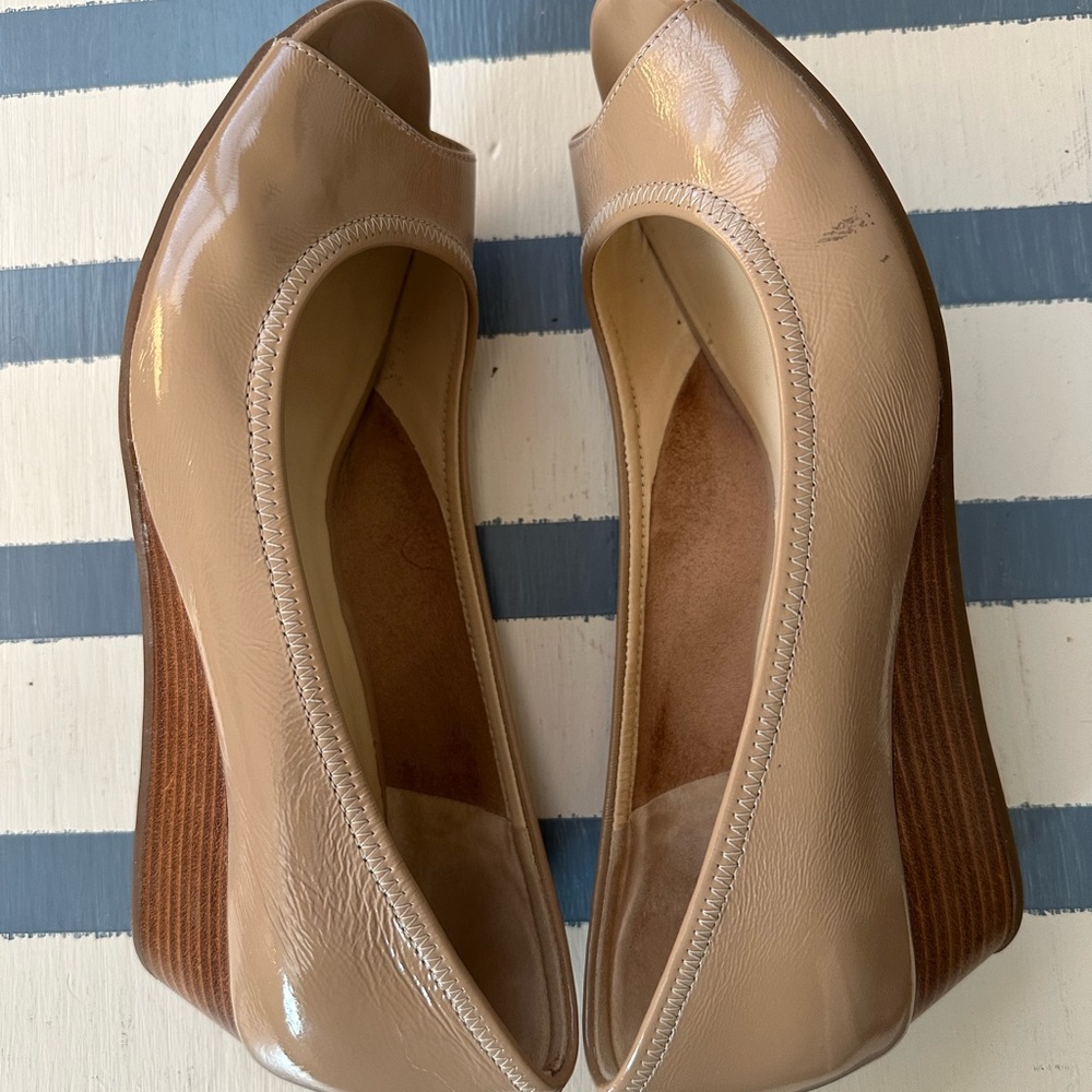 Cole Haan by Nike Air Women’s Peep Toe Patent Leather Wedge - Picture 4 of 9